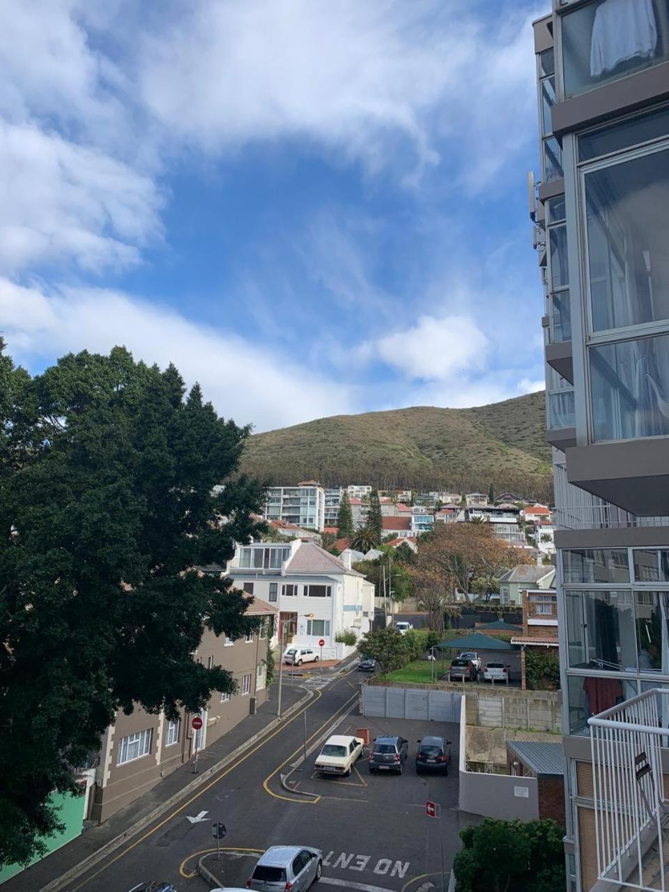 Apartment York Street , Greenpoint,parking And Pool Cape Town